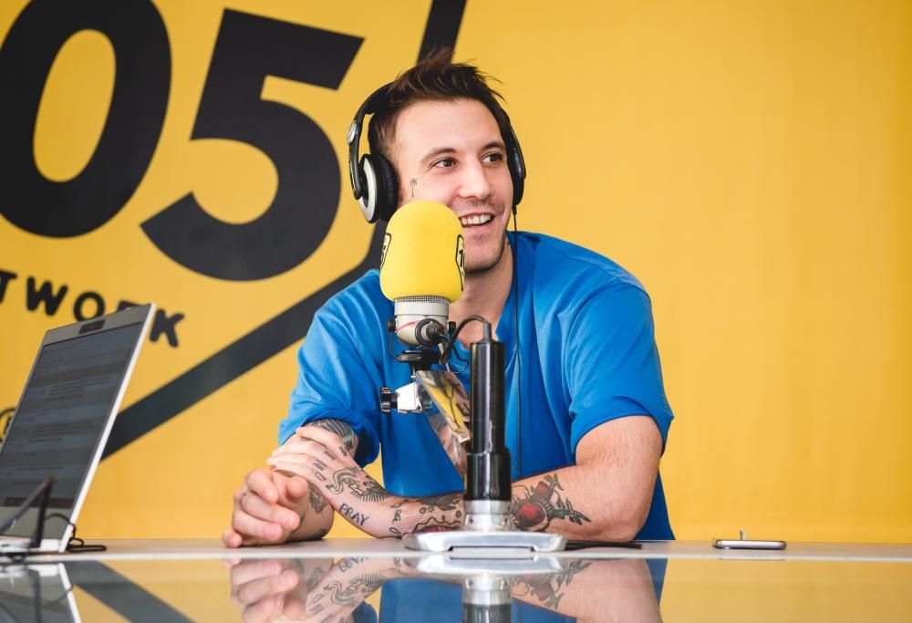 Fred De Palma presenta “D’Estate Non Vale” a 105 Mi Casa: le foto dell’intervista