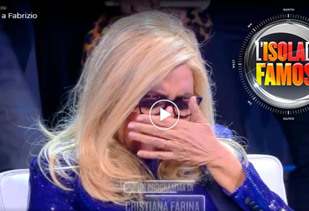 Isola dei Famosi: la Venier si commuove ricordando Frizzi e la Cipriani incontra il padre