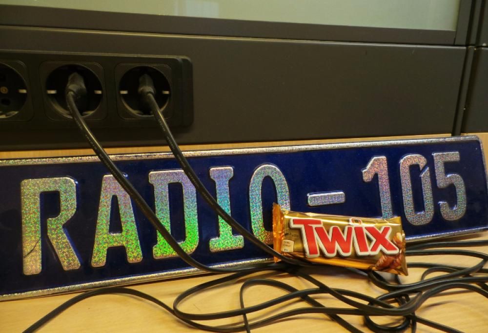 TWIX® negli studi di RADIO 105