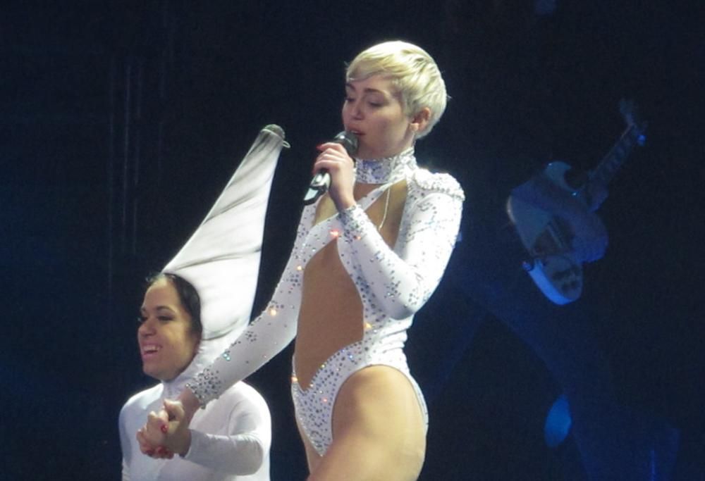 È ufficiale: gli uomini intelligenti preferiscono il seno piccolo