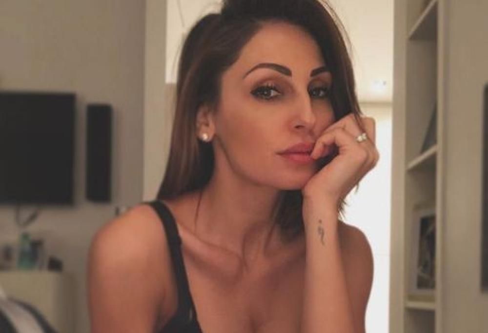 Anna Tatangelo confessa su Instagram che è stata costretta a fare psicoterapia