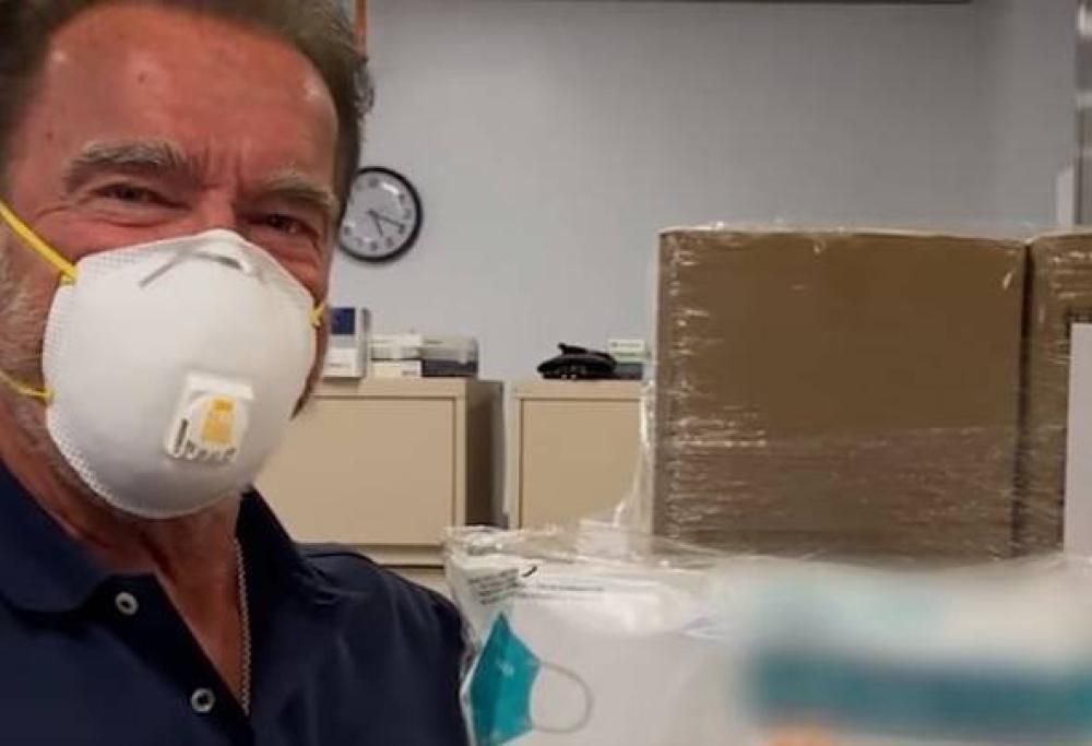 Arnold Schwazenegger dona 1 milione di dollari in mascherine contro il coronavirus