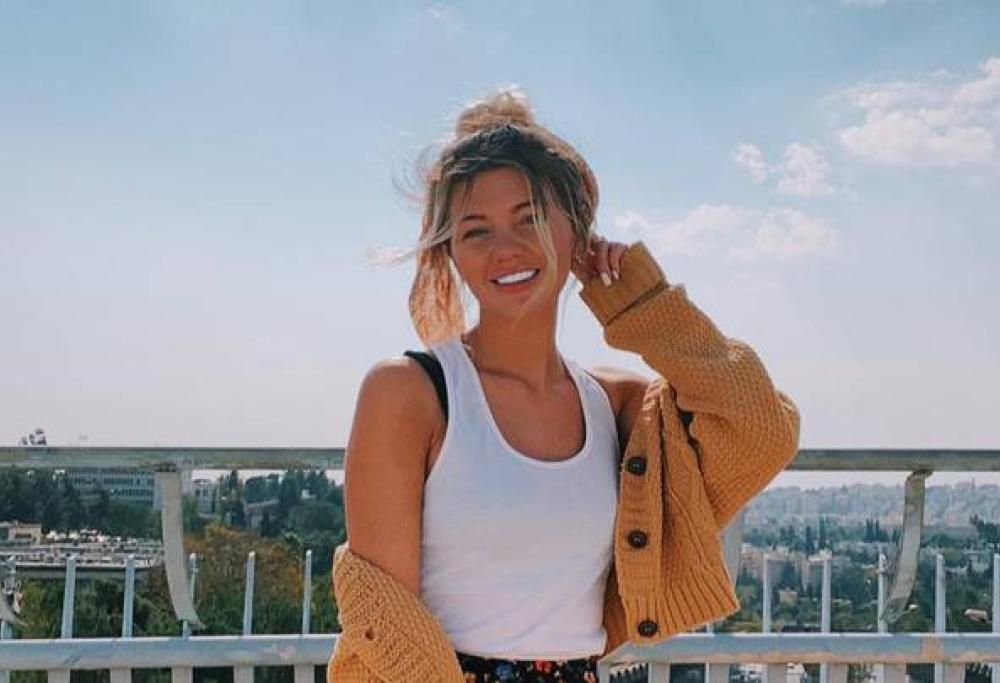 Ragazza lascia l’università per Onlyfans: ora guadagna 35 mila euro al mese