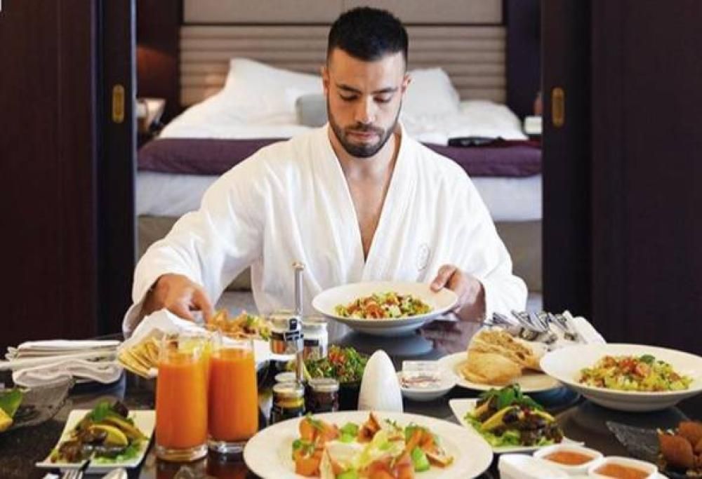 Milionario cerca per 37 mila dollari un fotografo personale che viaggi con lui!