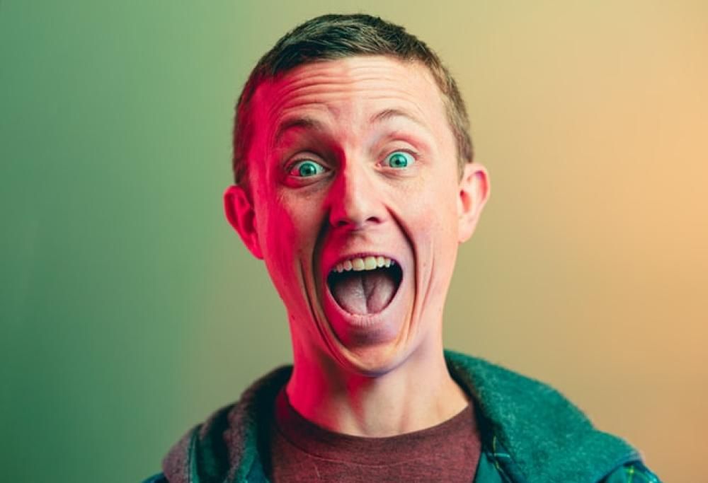 Perché gli uomini stanno tanto in bagno?