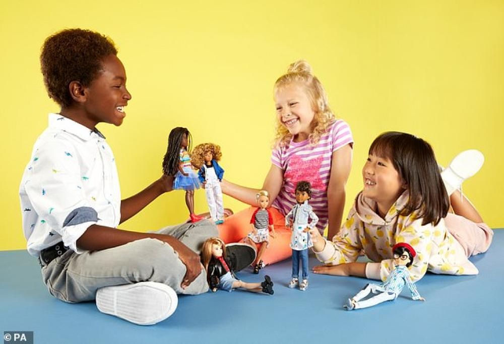 Mattel lancia le nuove barbie transgender per rispondere alle richieste dei bambini!