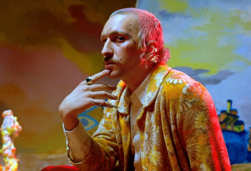 Venerus, il primo disco solista con Frah Quintale,  Rkomi e Gemitaiz
