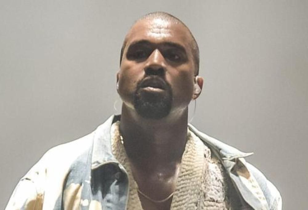 Kanye West contro le major: “La mia gente è ridotta in schiavitù e io sono il nuovo Mosè”