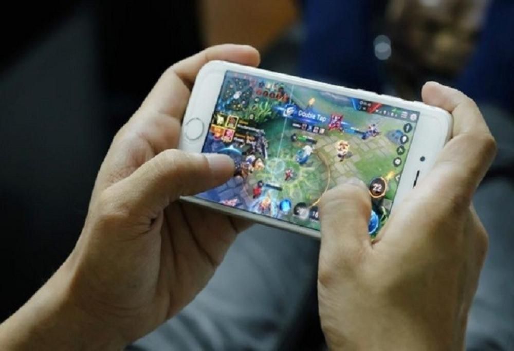 Bimbo di 8 anni spende oltre 1.700 euro in microtransazioni di giochi mobile