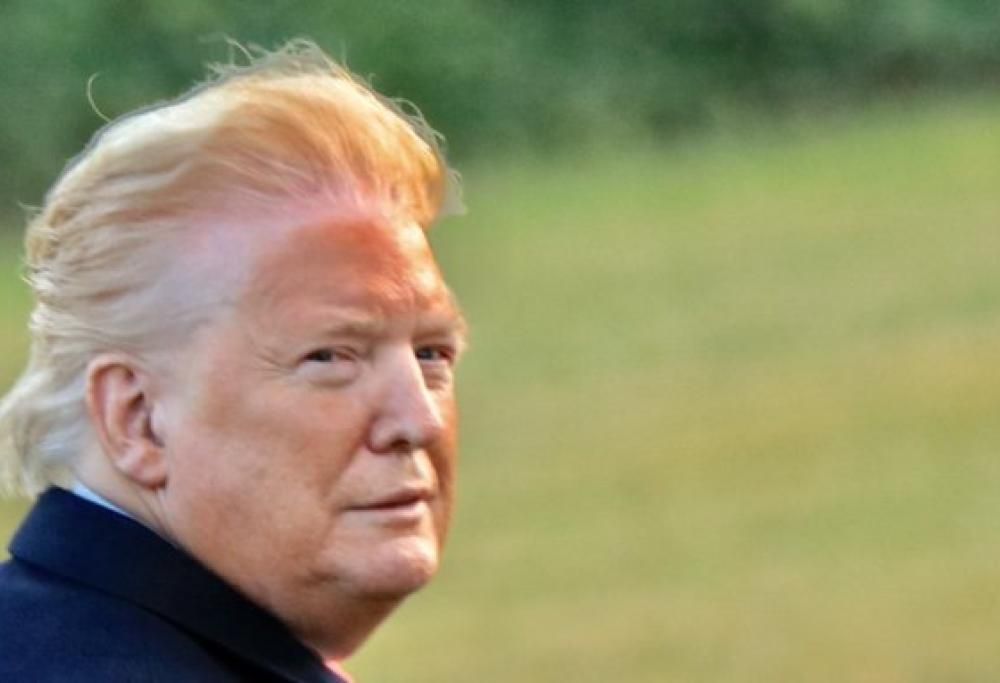 La faccia arancione di Trump conquista i meme del web