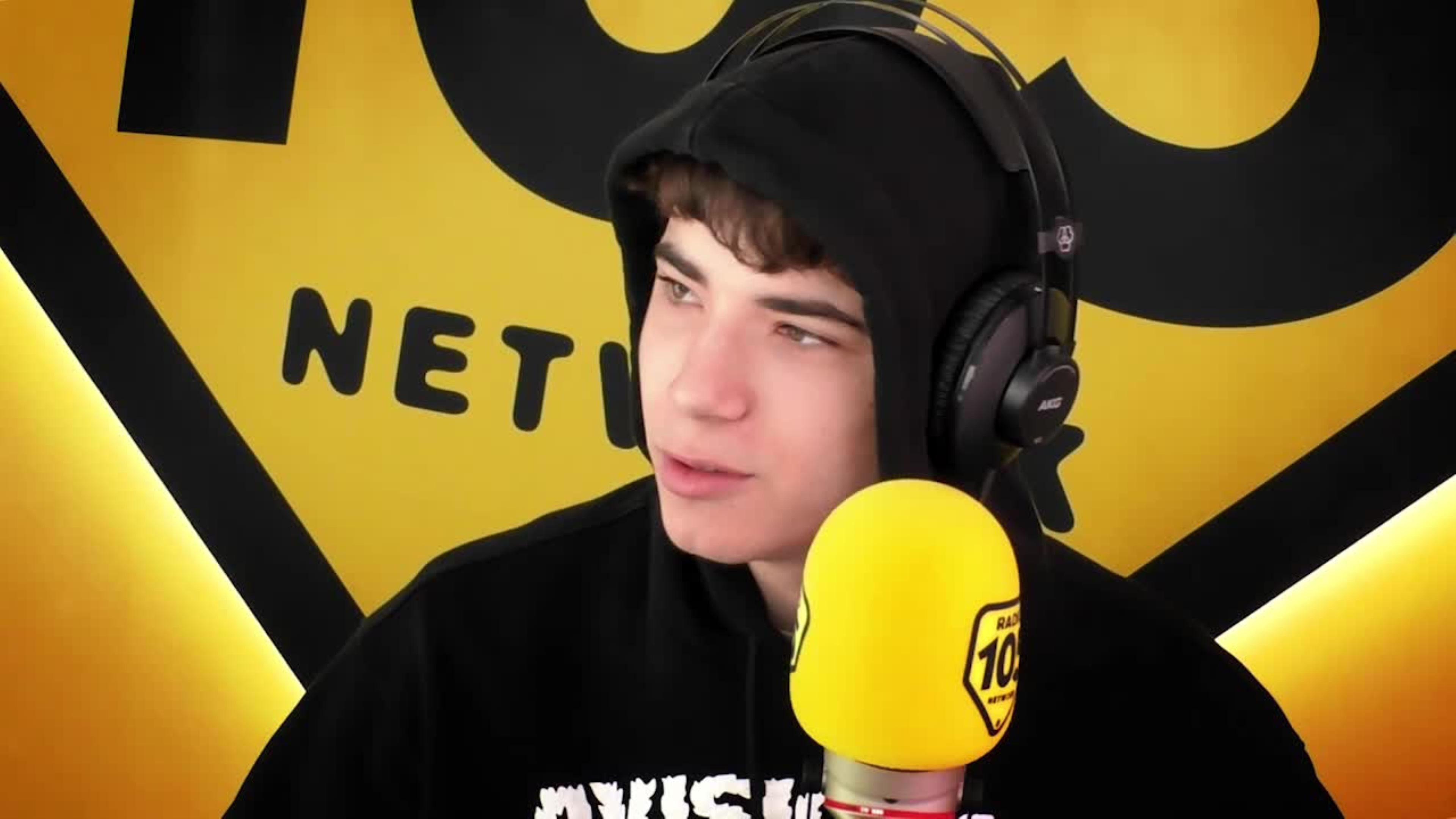 Shiva a 105 Mi Casa: “Quello che voglio raccontare lo dico nei miei pezzi”