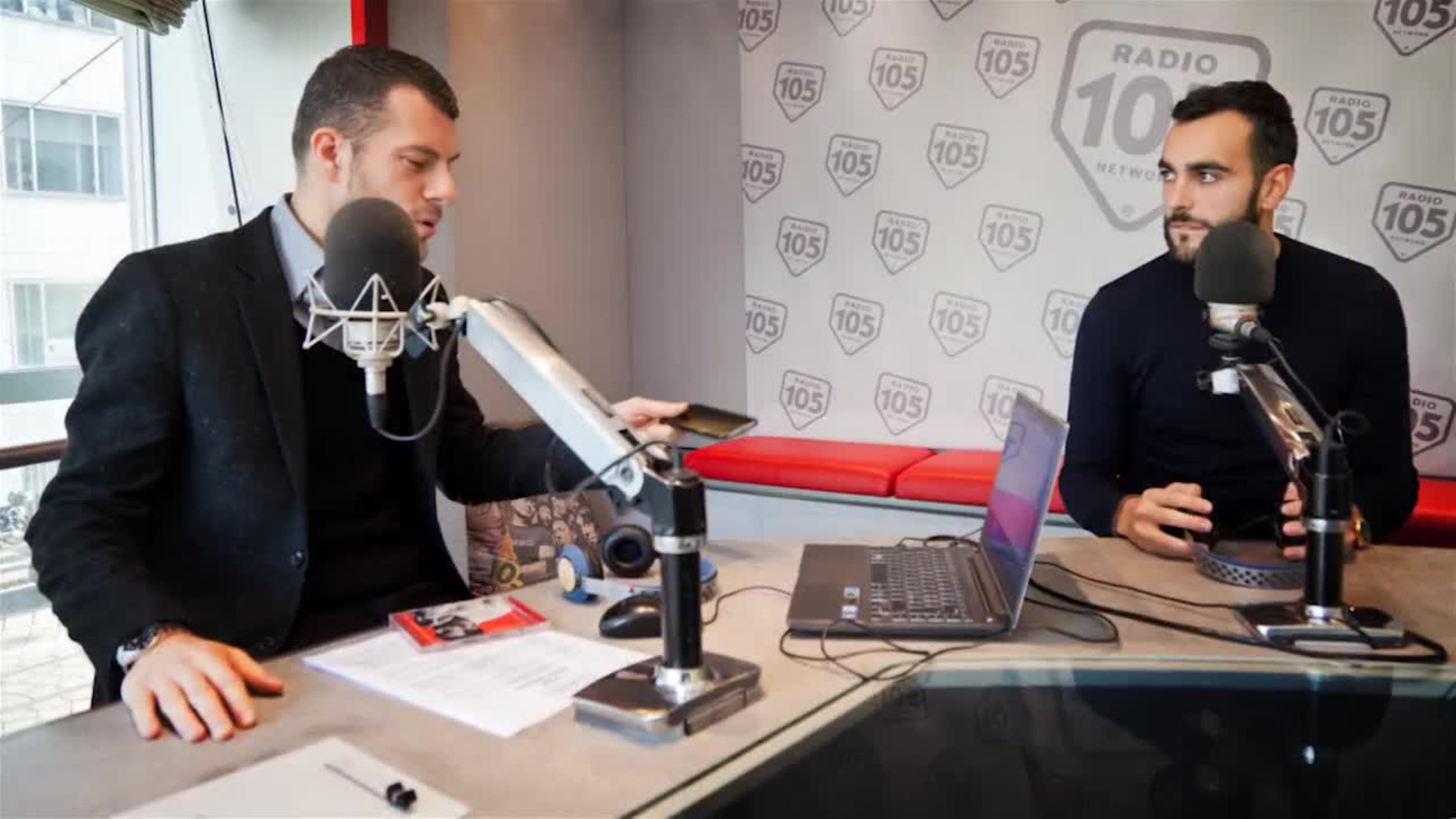 Marco Mengoni: “Il miglior commento al nuovo album? Una critica..”.