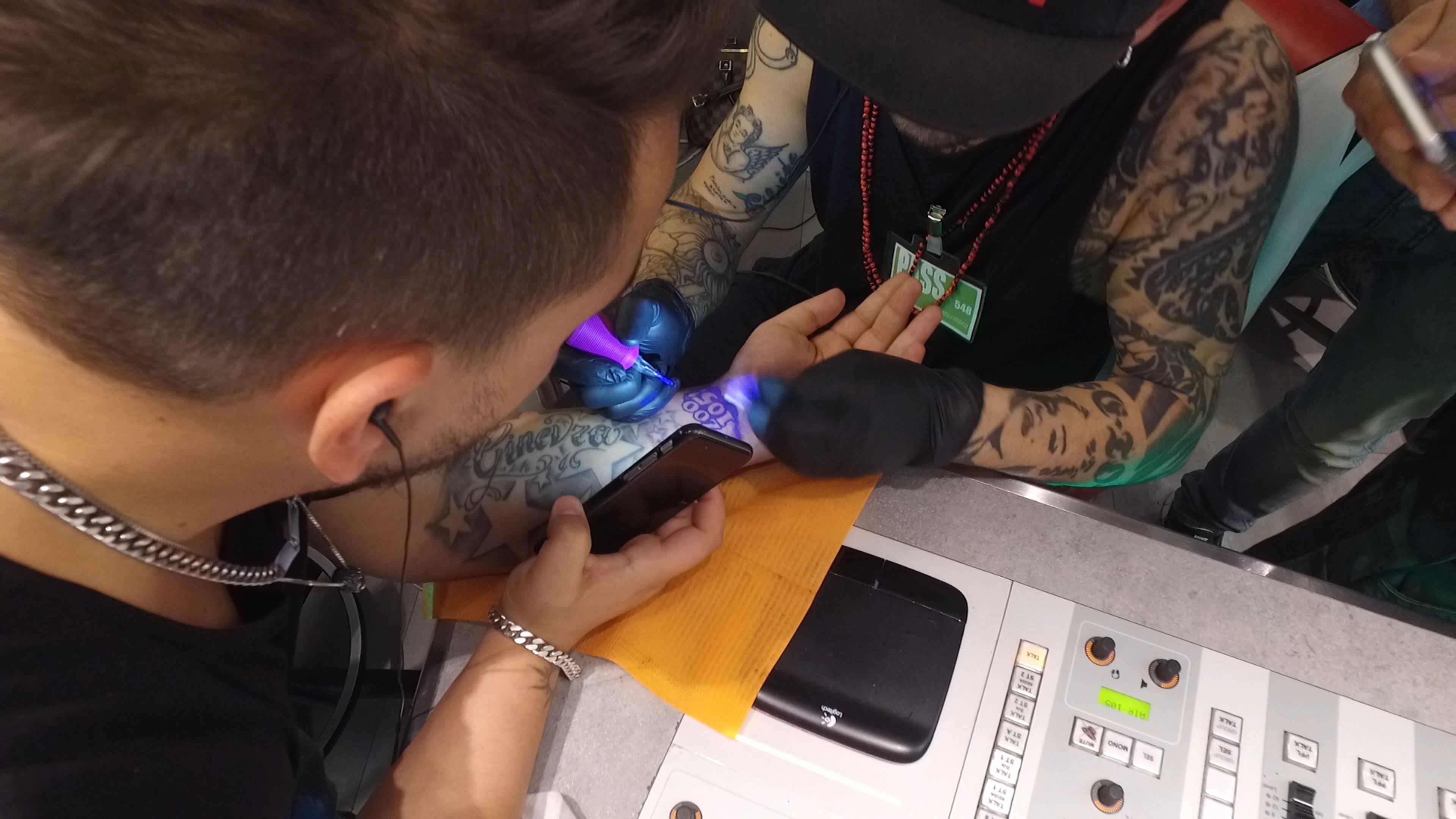 Alan Caligiuri: “Mi sono fatto tatuare Lo Zoo di 105!”