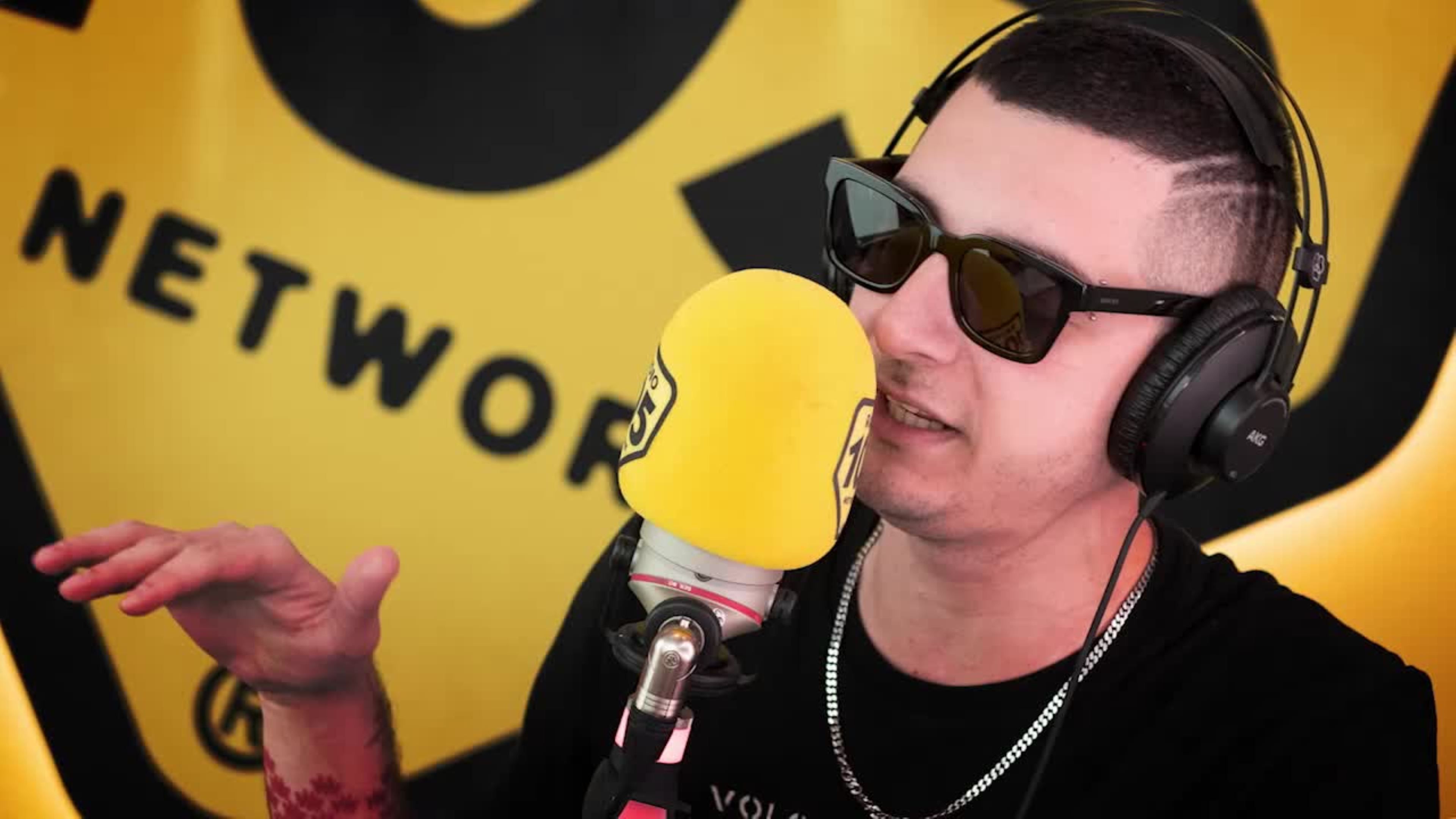 Madman a 105 Mi Casa: ” La mia soddisfazione è essere cresciuto con le persone che lavorano con me da una vita”