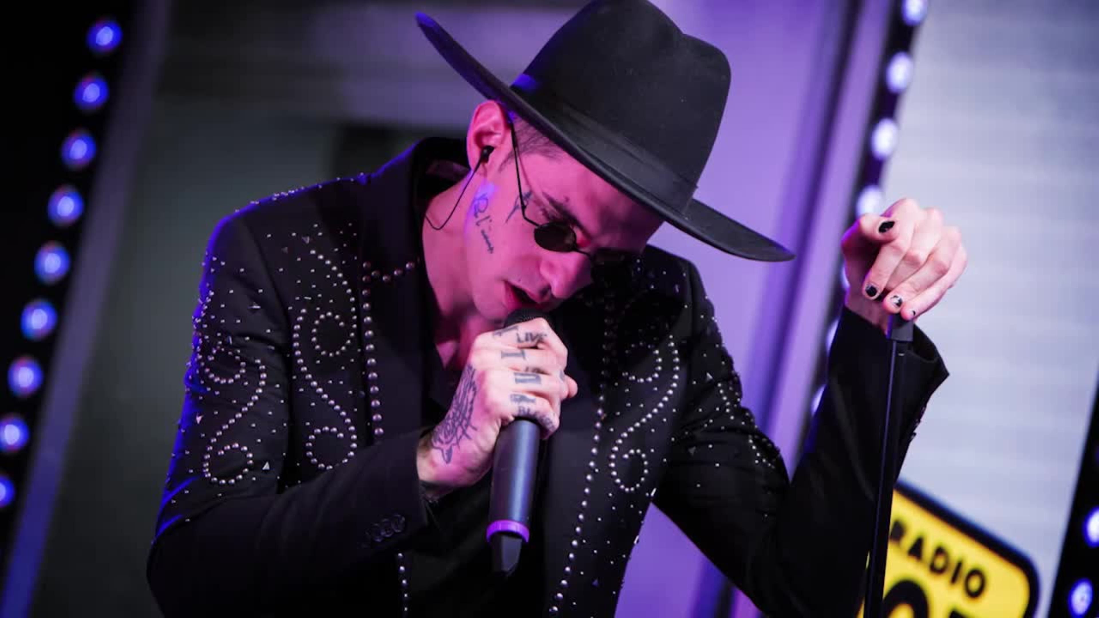 Lo showcase di Achille Lauro a 105 Mi Casa: “L’ispirazione si trova da qualsiasi parte”