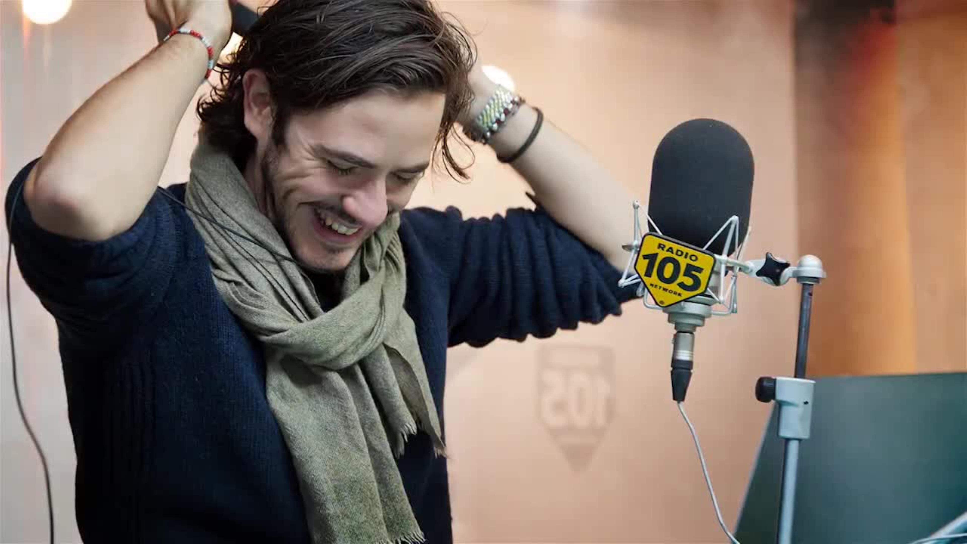 Jack Savoretti live a 105 Friends: Ho il papa italiano, la mamma tedesca, ma tifo per il Genoa.