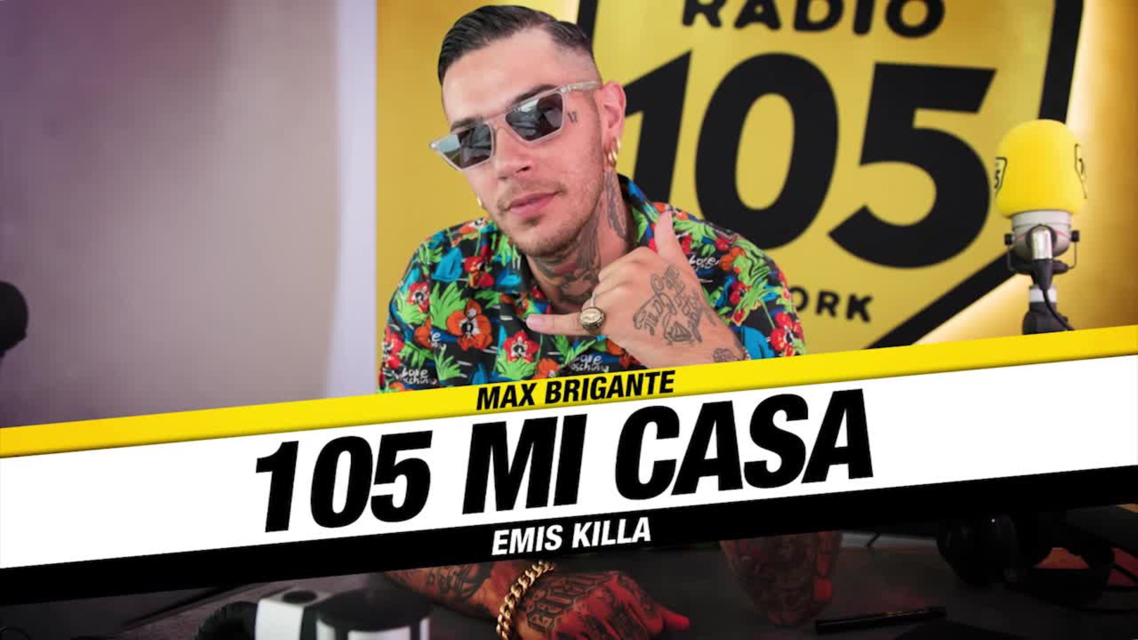Emis Killa a 105 Mi Casa: “Supereroe è un bel disco, mi ha riportato dov’ero”