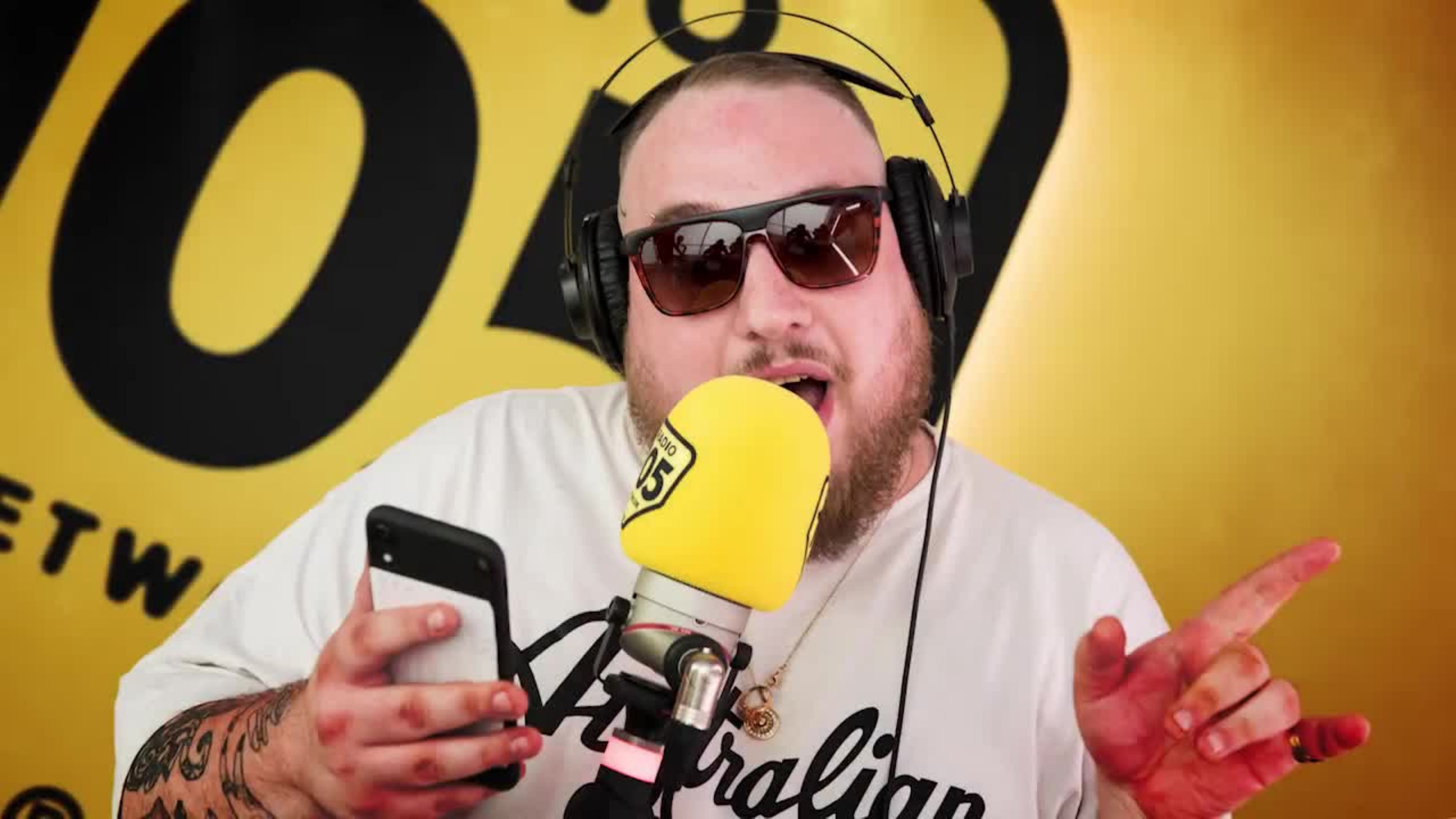 Nerone a 105 Mi Casa: “Faccio due dischi l’anno, scrivo sempre”