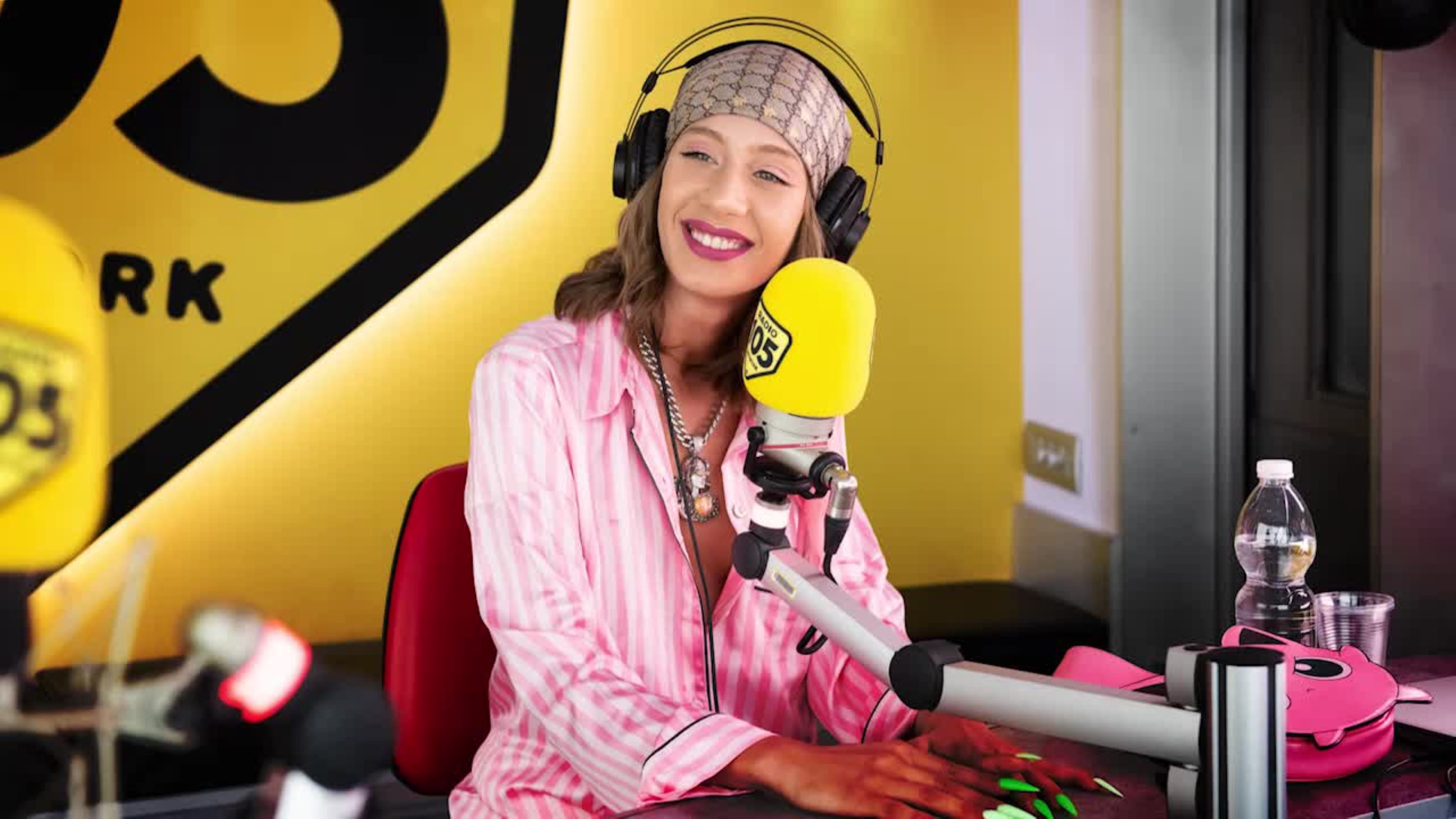 Chadia Rodriguez a 105 Mi Casa: “È bellissimo che ora anche noi donne possiamo mettere la voce nel rap”