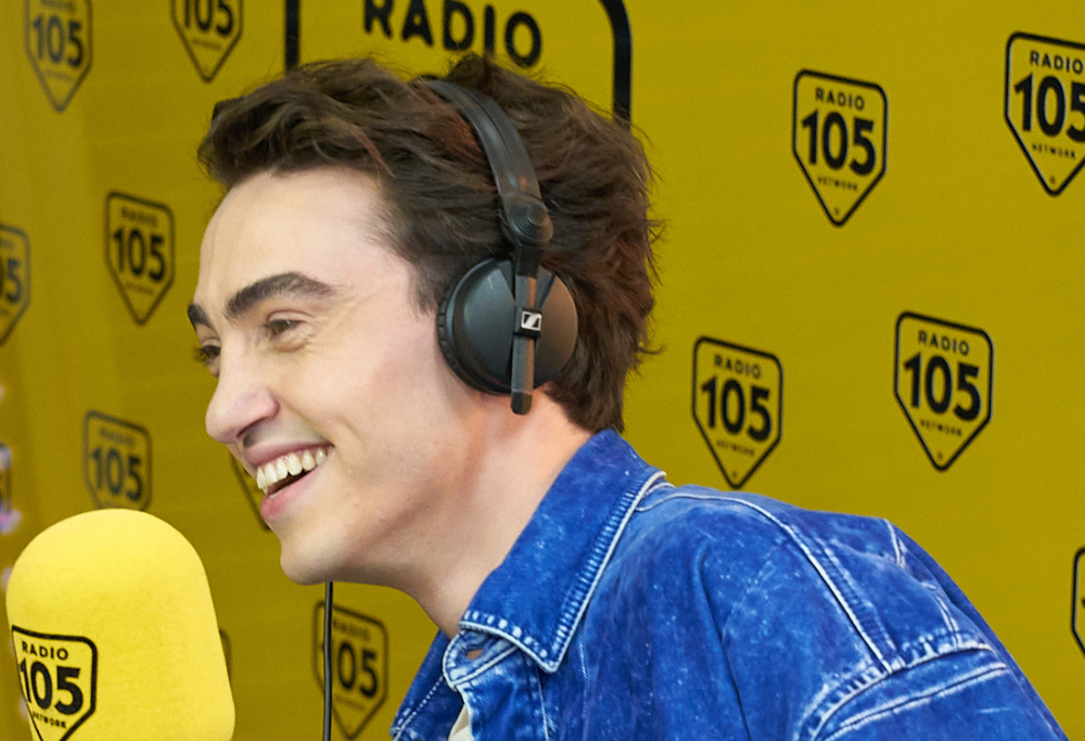 La nuova canzone di Michele Bravi racconta la disfunzionalità di un amore