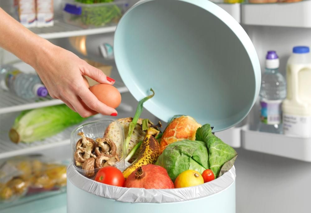 Spreco alimentare: sprechiamo più cibo di quanto ne importiamo