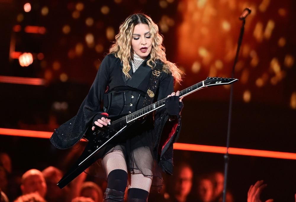 Madonna fuma nel nuovo video di Snoop Dogg