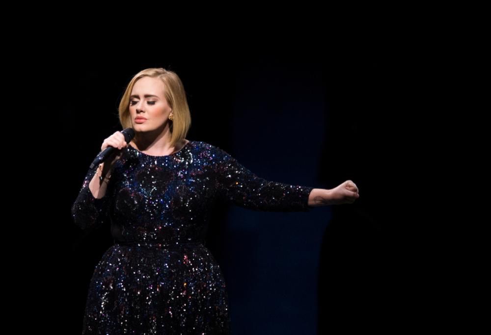 Adele ha svelato tutte le canzoni del nuovo album “30”