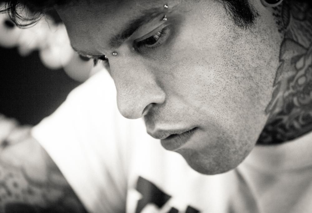 Il post delle onoranze funebri Taffo a Fedez: “Facci fallire”