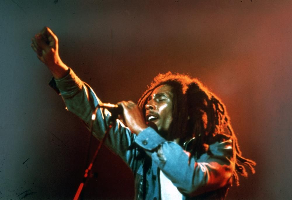 Bob Marley, l’Ajax lo celebra con una nuova maglia