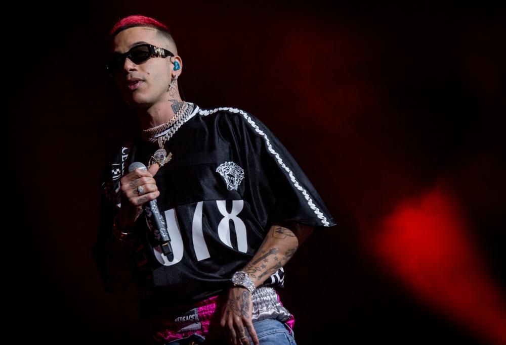 Sfera Ebbasta, rinviato il Famoso tour 2022: ecco le nuove date