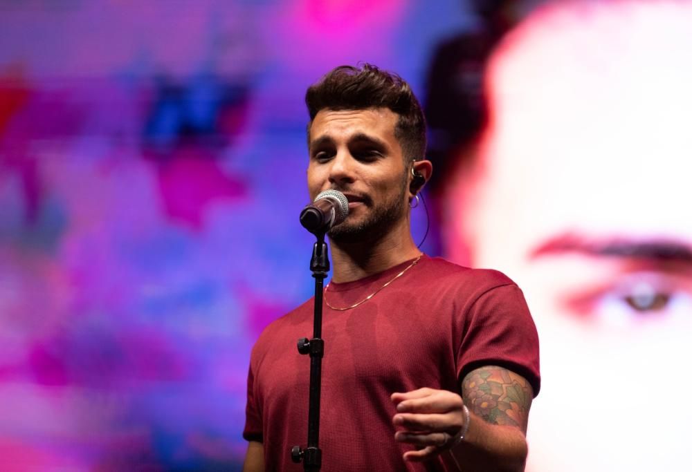 Marco Carta pronto per le nozze: “Sposerò il mio compagno e poi vorrei un figlio”