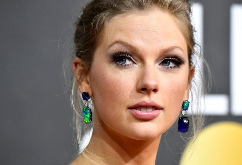 Taylor Swift: ecco l’inedito “You all over me”