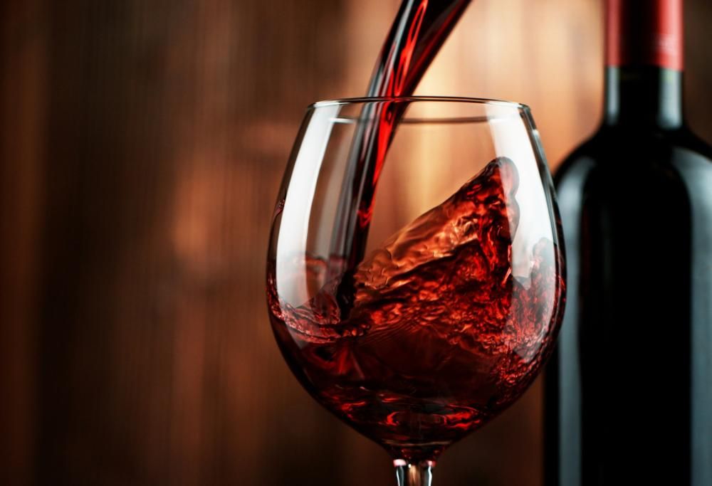 Non tutto l’alcol fa ingrassare: meglio il vino della birra e i superalcolici