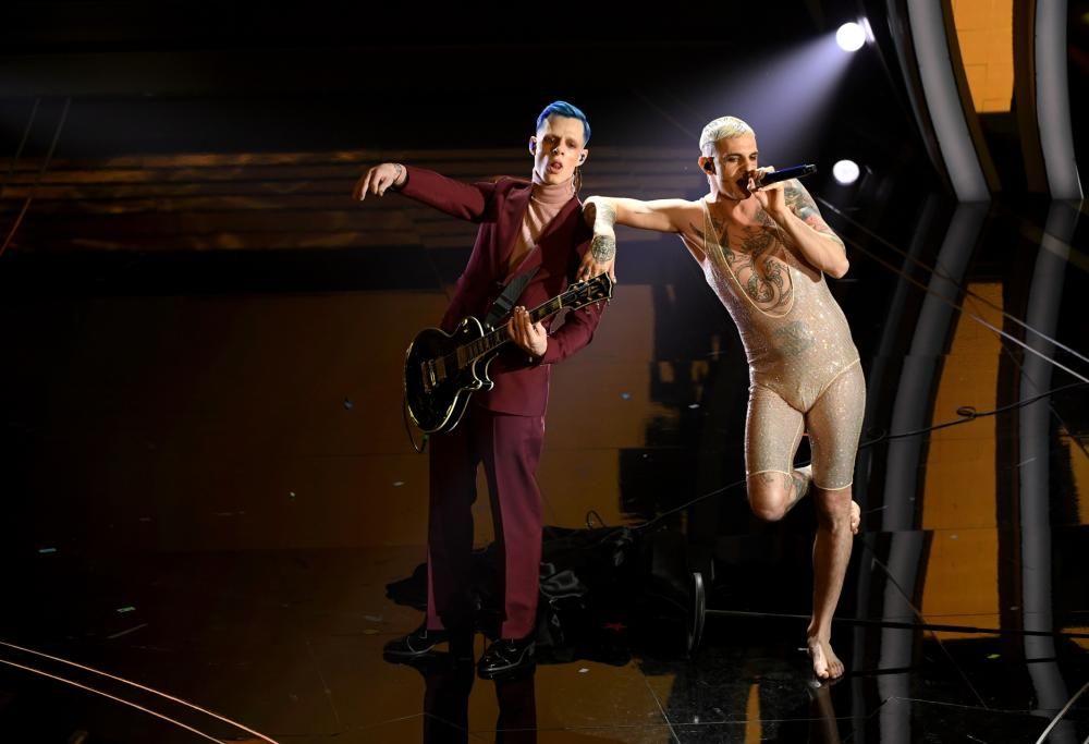 Ecco perché Achille Lauro si è vestito con una tutina dorata a Sanremo 2020