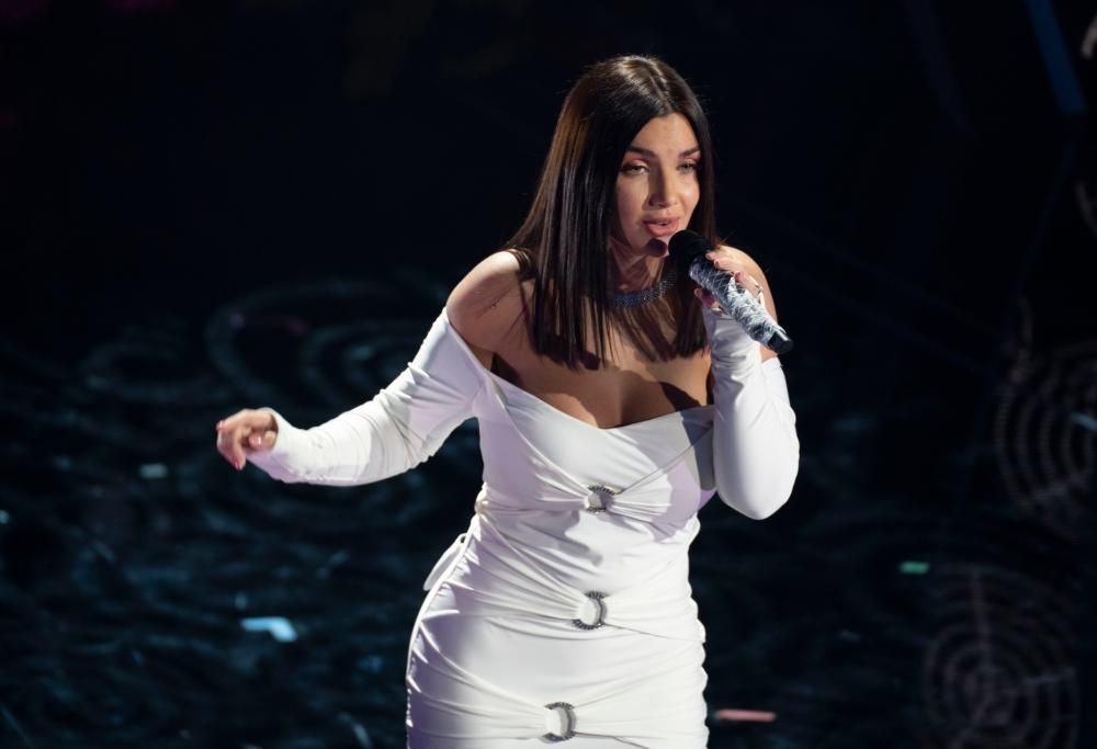 Paura in volo per Elettra Lamborghini: “I freni non funzionano”