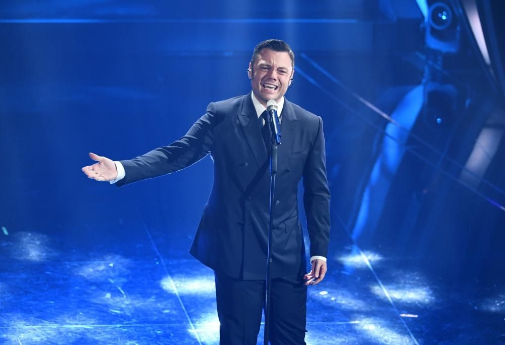 Tiziano Ferro, in arrivo “Rosso Relativo – Anniversary Edition”