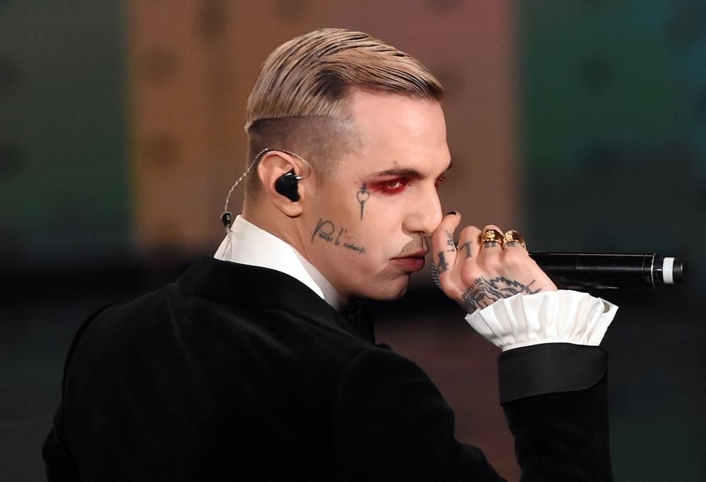 Achille Lauro canta insieme ad Antonello Venditti