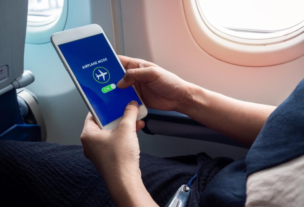 L’Europa dice sì alle telefonate in volo: fine della modalità aereo?