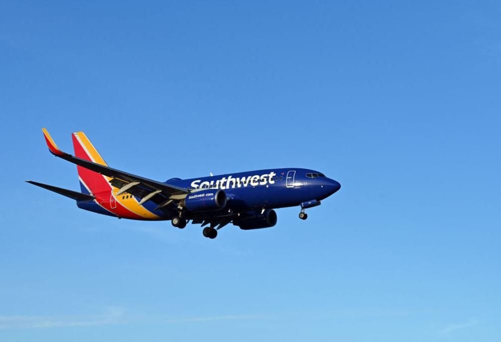 Si masturba in aereo sul volo Seattle – Phoenix: denunciato per atti osceni