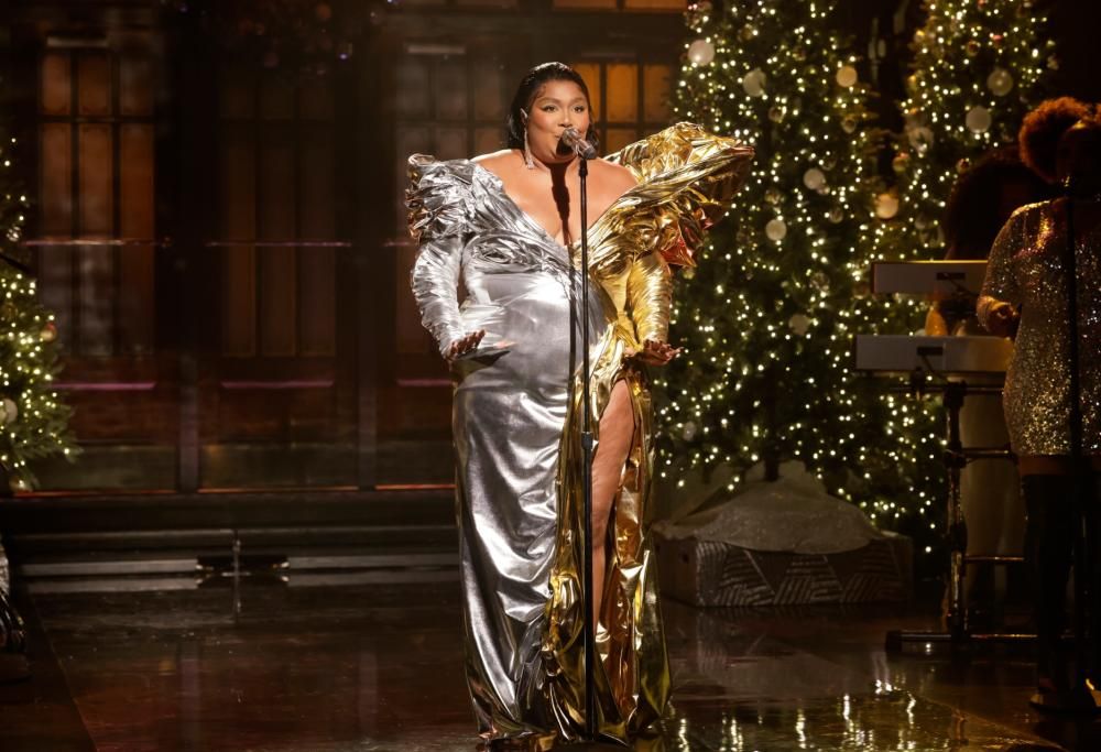 Lizzo canta Stevie Wonder per Natale