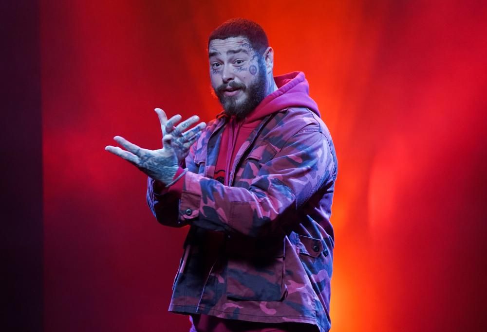 Post malone ha sposato due fan sul palco