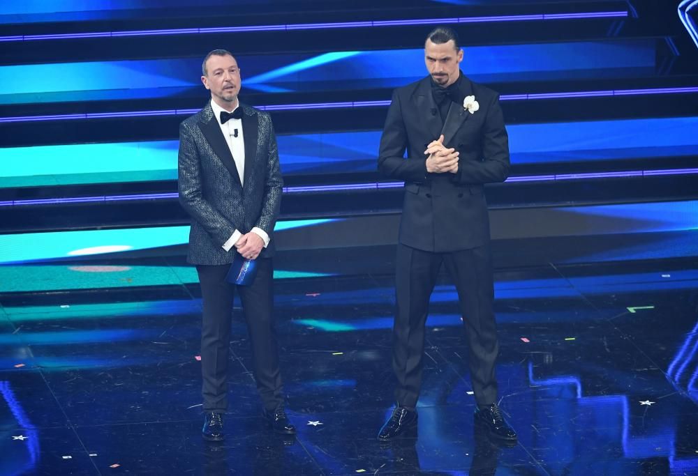 Ibrahimovic arriva in ritardo a Sanremo e avrebbe fermato un motociclista per farsi accompagnare