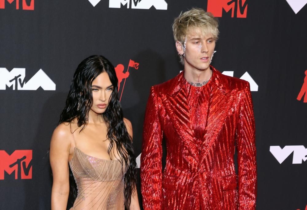 Machine Gun Kelly: rissa sfiorata con Conor McGregor