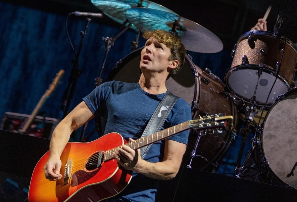 James Blunt ha il Covid: “La mia voce è sparita”