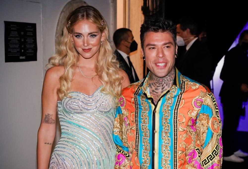 Fedez e Chiara Ferragni si trasformano nella Famiglia Addams