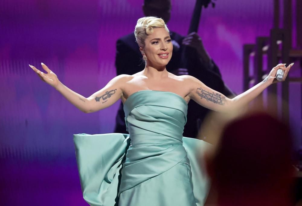 Lady Gaga: il nuovo singolo è “Hold My Hand”