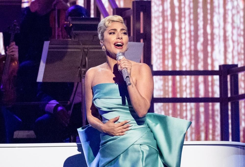 Lady Gaga sta scrivendo la colonna sonora del nuovo Top Gun