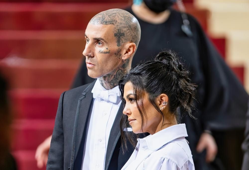 Travis Barker ricoverato in ospedale: “Dio mi salvi”
