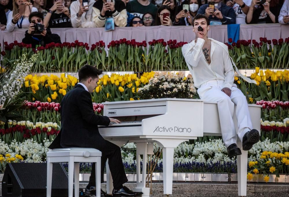 Blanco ha cantato “Blu celeste” in Vaticano