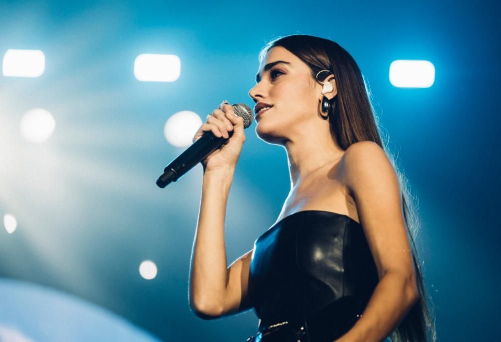 Clara, in gara a Sanremo con “Febbre”